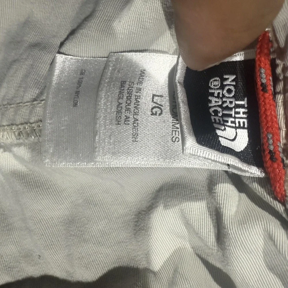 The North Face Shorts Mens 36 Gray Nylon Cargo Belted Hiking Travel Outdoor‎